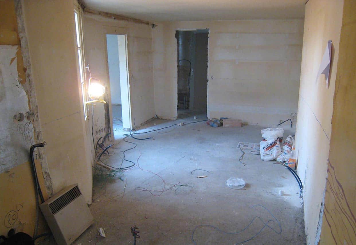 Rénovation complète du Salon / Cuisine dans studette à Paris 75003